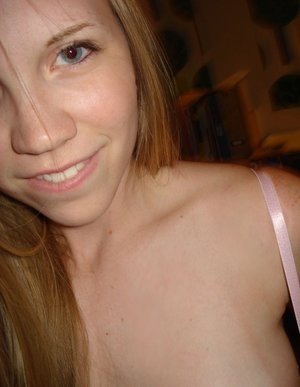 18 year old girl sexys her sisters boyfriend and sends her the selfie as proof